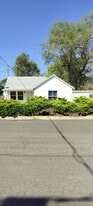 Building Photo - 701 1/2 Pine Street