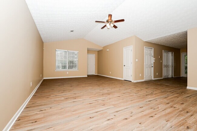 Building Photo - 5718 Rockingwood Dr