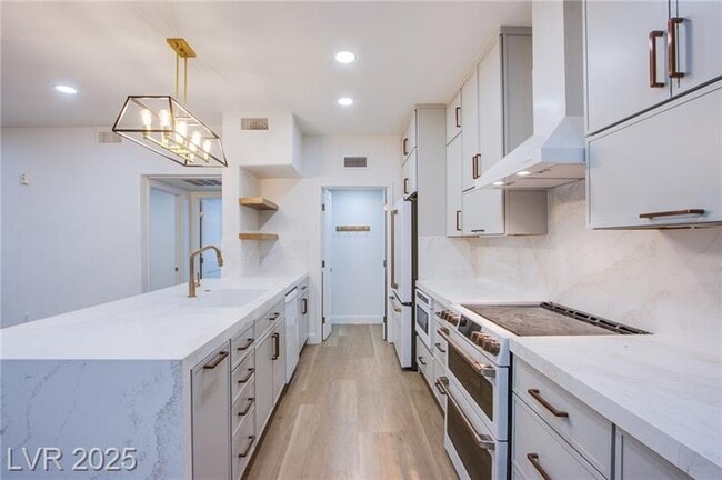 Building Photo - 7255 W Sunset Rd