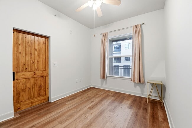 Building Photo - 1010 Rosine St