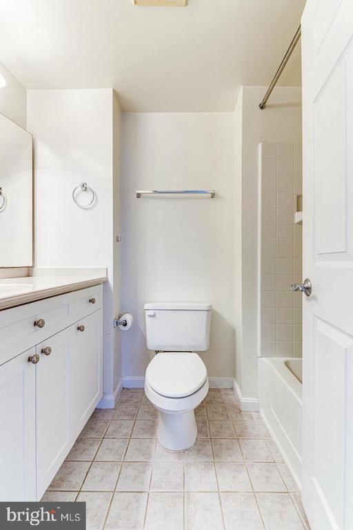 Building Photo - 3101 N Hampton Dr