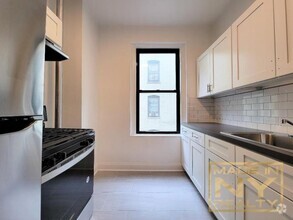 Building Photo - 1 bedroom in ASTORIA NY 11103