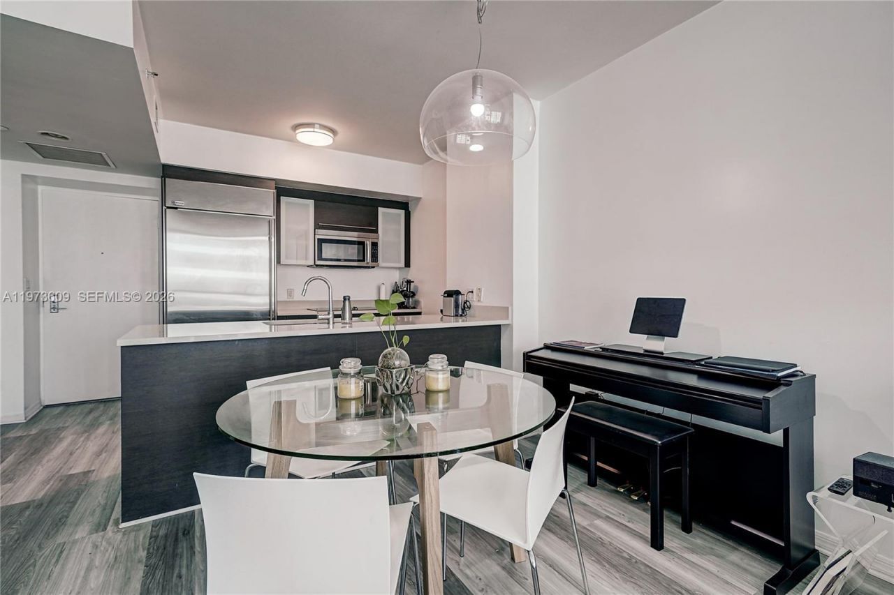 Building Photo - 500 Brickell Ave