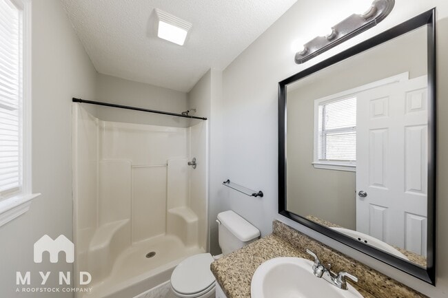 Building Photo - 1017 Mountain Dr