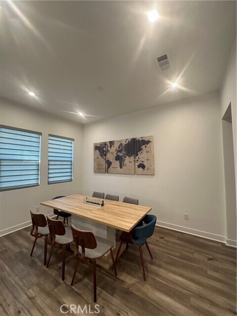 Building Photo - 1615 W Cara Dr