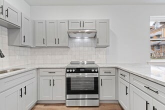 Building Photo - Luxury 1 and 2 bedrooms