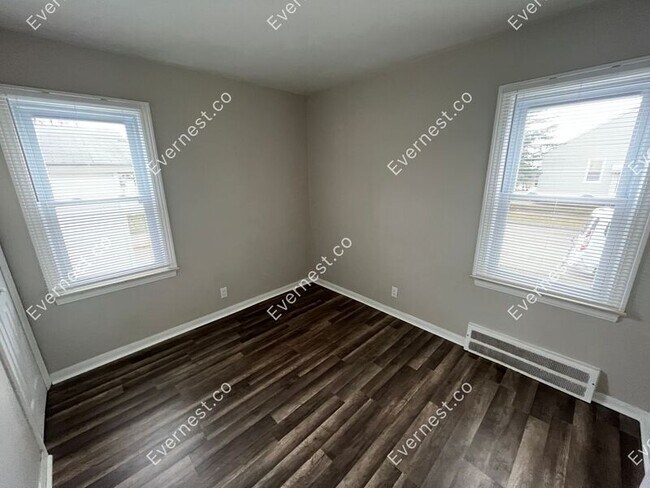 Building Photo - 1145 10th St