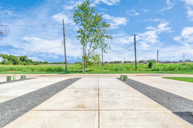 Building Photo - 2834 Scanlan Mdw
