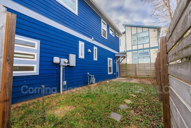 Building Photo - 1719 Pecan St