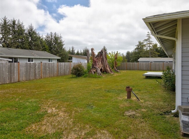 Building Photo - Like New Modern 3 BD, 2 BA Home with Garage