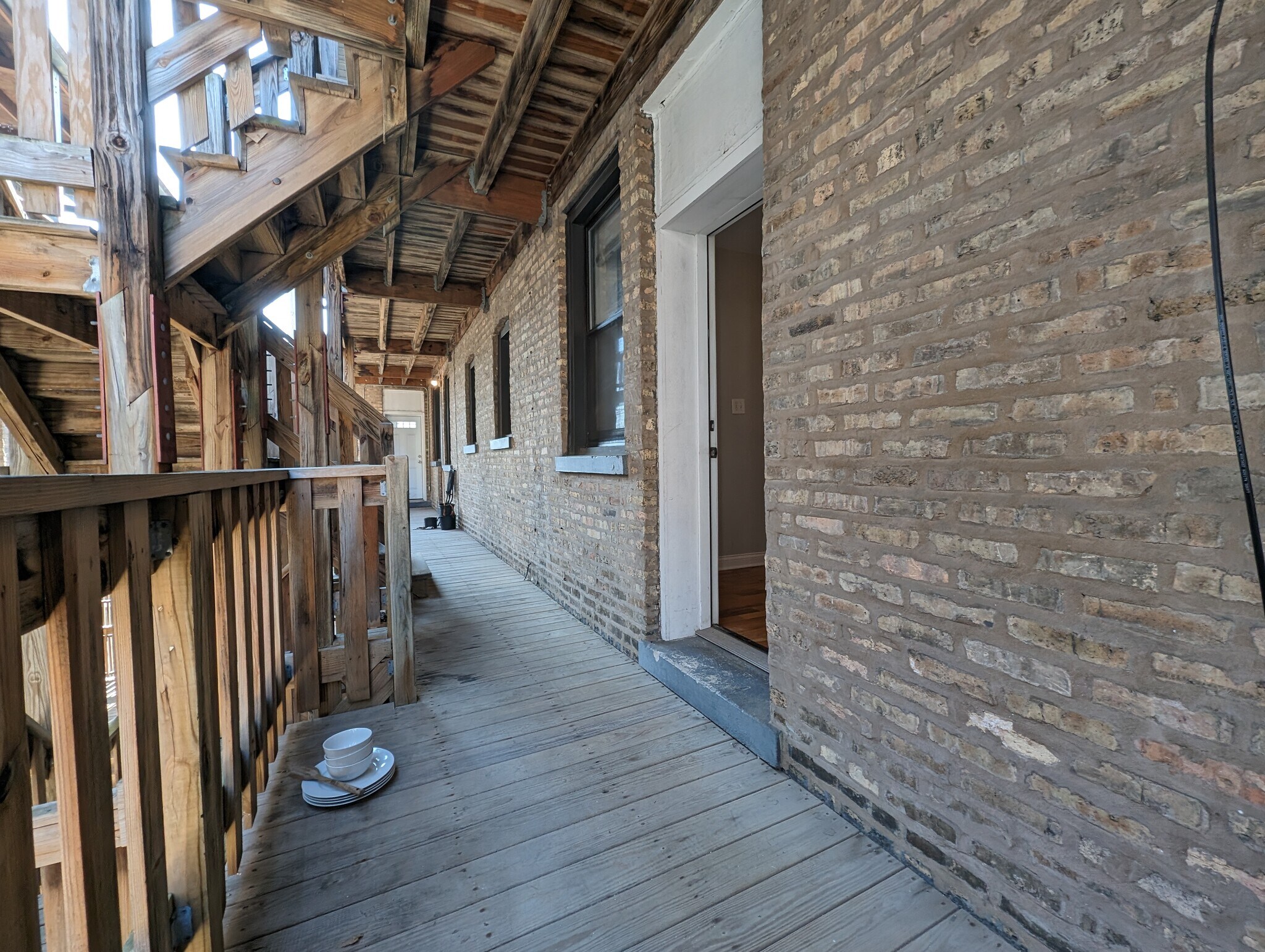 Building Photo - 4409 N Wolcott Ave