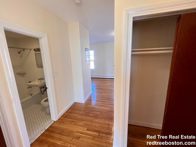 Building Photo - 172 N Beacon St