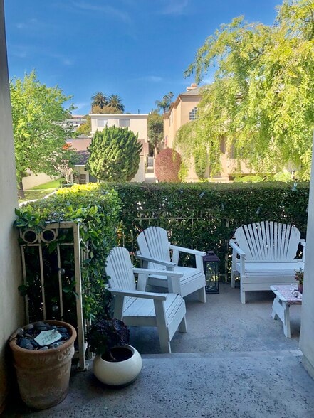 Front patio - 210 Whiting St