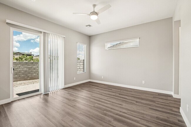 The Flats - Unit 2A Natural Light - The Flats at Jasper