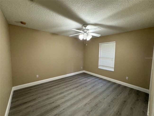 Building Photo - 5040 Walnut Ridge Dr