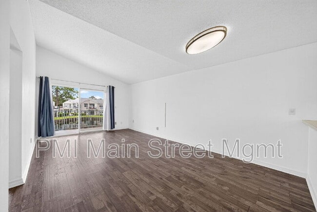 Building Photo - 2512 Woodgate Blvd