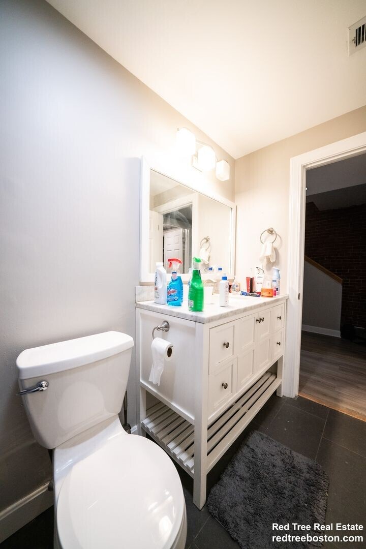 Building Photo - 191 Saint Botolph St