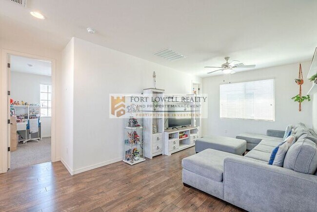Building Photo - COMING SOON! Modern 4 Bedroom Home in Gate...