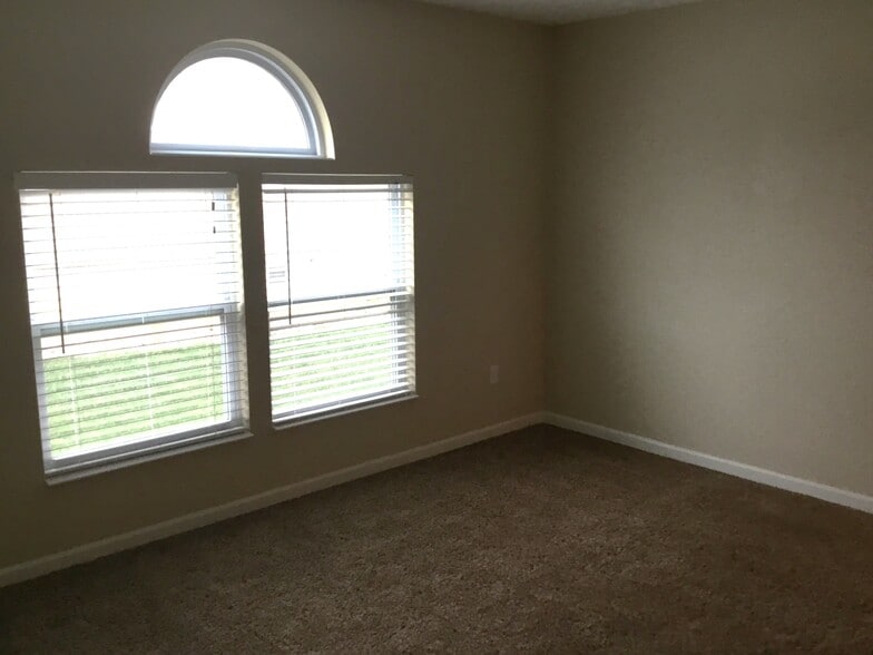 Building Photo - 7648 Harwood Ct