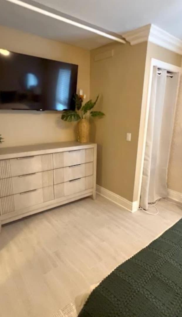 Building Photo - Fully Furnished Coastal Condo