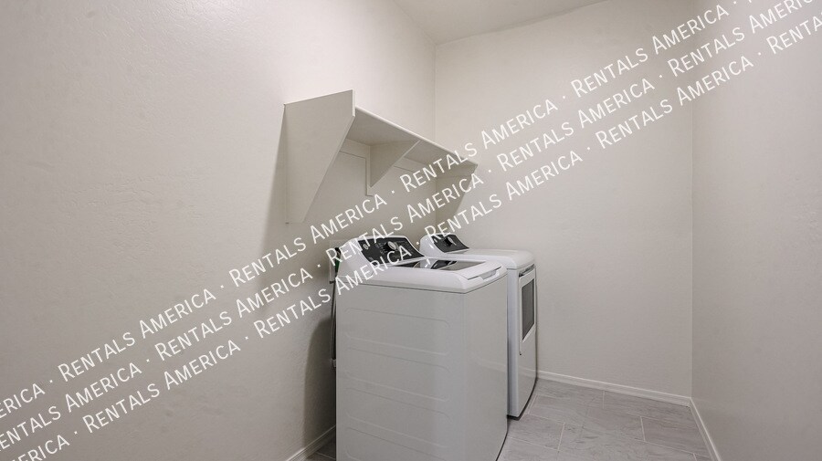 Building Photo - 17175 W Blue Sky Dr