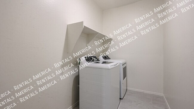 Building Photo - 17175 W Blue Sky Dr