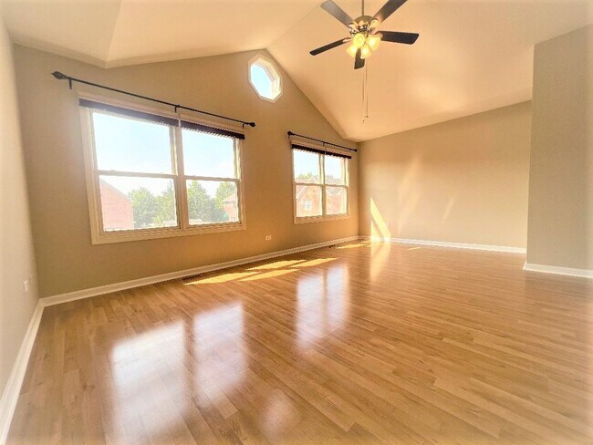 Building Photo - 1233 W 33rd St