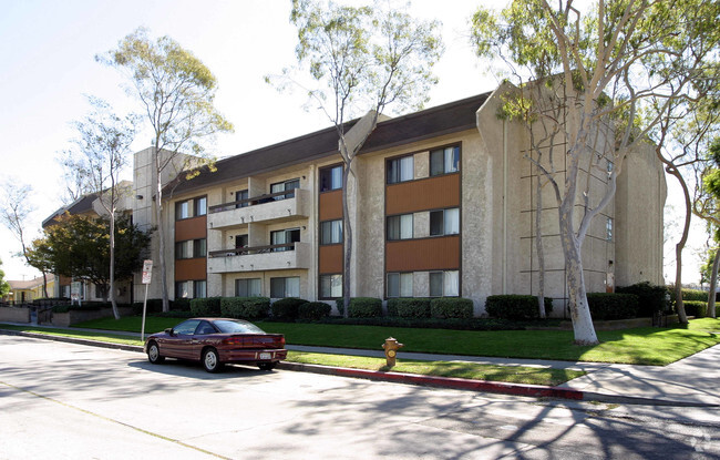 Building Photo - Western Gardens