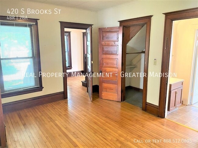 Building Photo - 420 S Brooks St