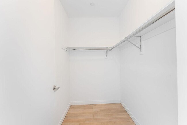 Building Photo - 255 Brunswick St