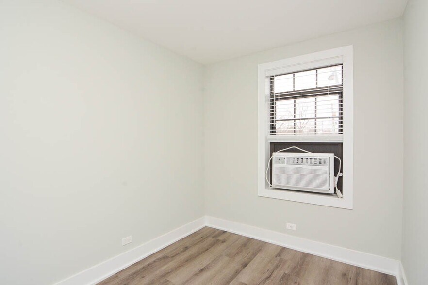 Building Photo - 730 St Johns Ave