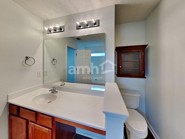 Building Photo - 127 Oleander Way