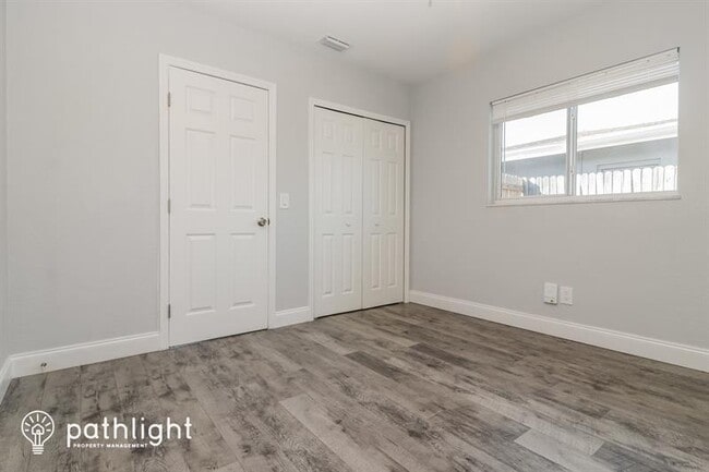 Building Photo - 2112 Timber Ln