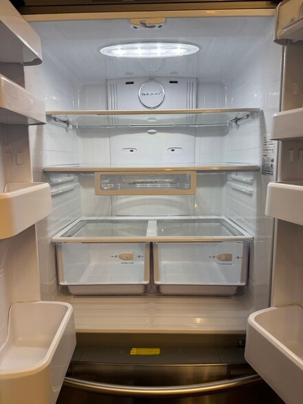 Kitchen - 304 Queen Victoria Way