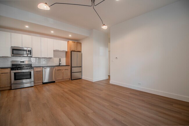 Building Photo - 1456 N Kedzie Ave