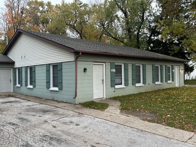 Primary Photo - 2831-2839 Gull Rd - UNIT 2833