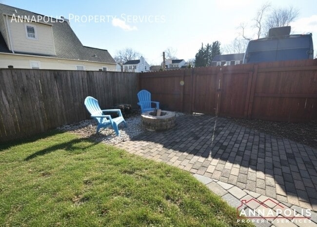 Building Photo - 1011 Hyde Park Dr