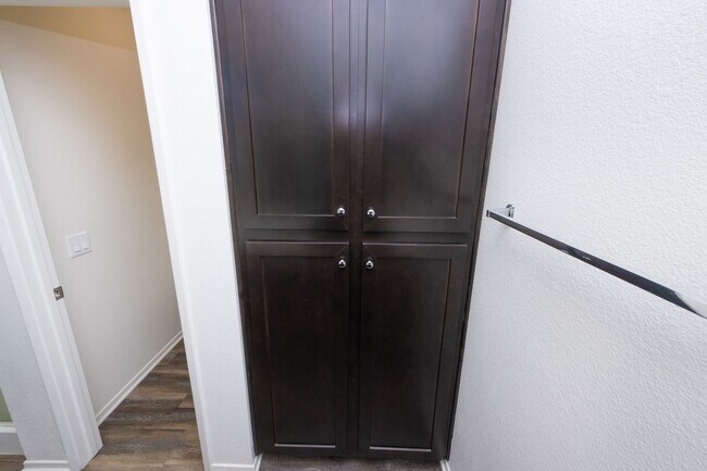 Building Photo - Amazing 3 Bedroom Condo available now! Totally loaded unit, schedule a tour today!