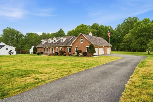 Building Photo - 1126 Somerset Ln