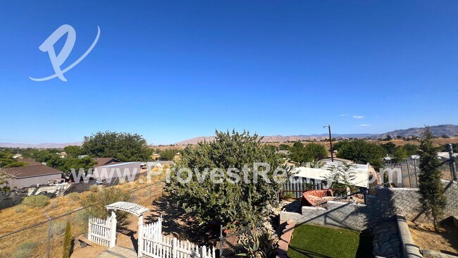 Building Photo - 3 Bed, 2 Bath Hesperia Home!!!