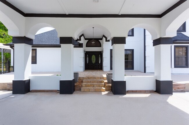 Building Photo - 9108 Quail Ridge Dr