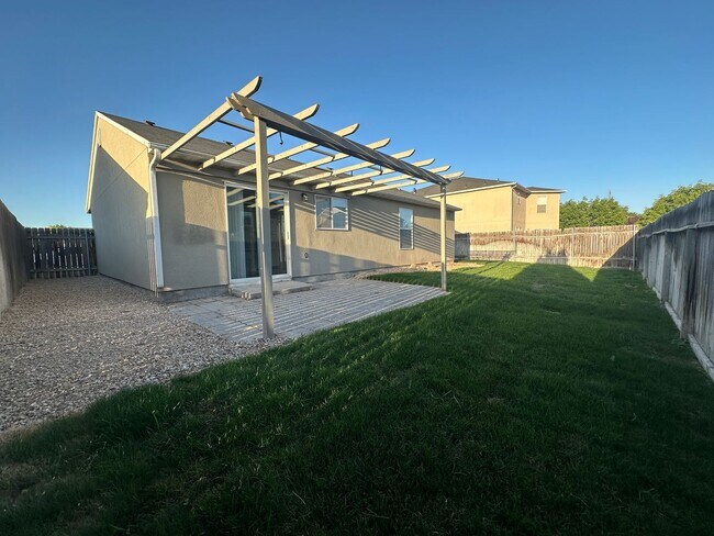 Building Photo - 3bed, 2bath 1,160sq.ft. 2car garage home in Central Caldwell location