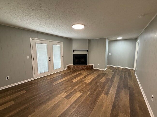 Building Photo - CHARMING UPDATED HOME FOR RENT IN GUNTERSV...