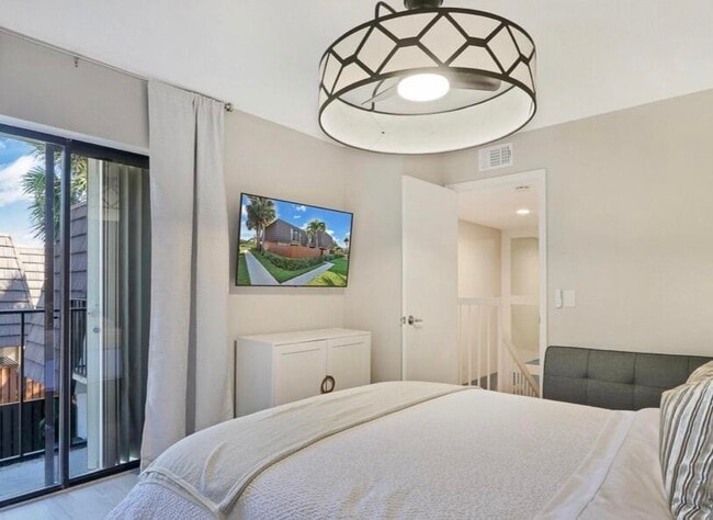 Building Photo - 2117 21st Ct