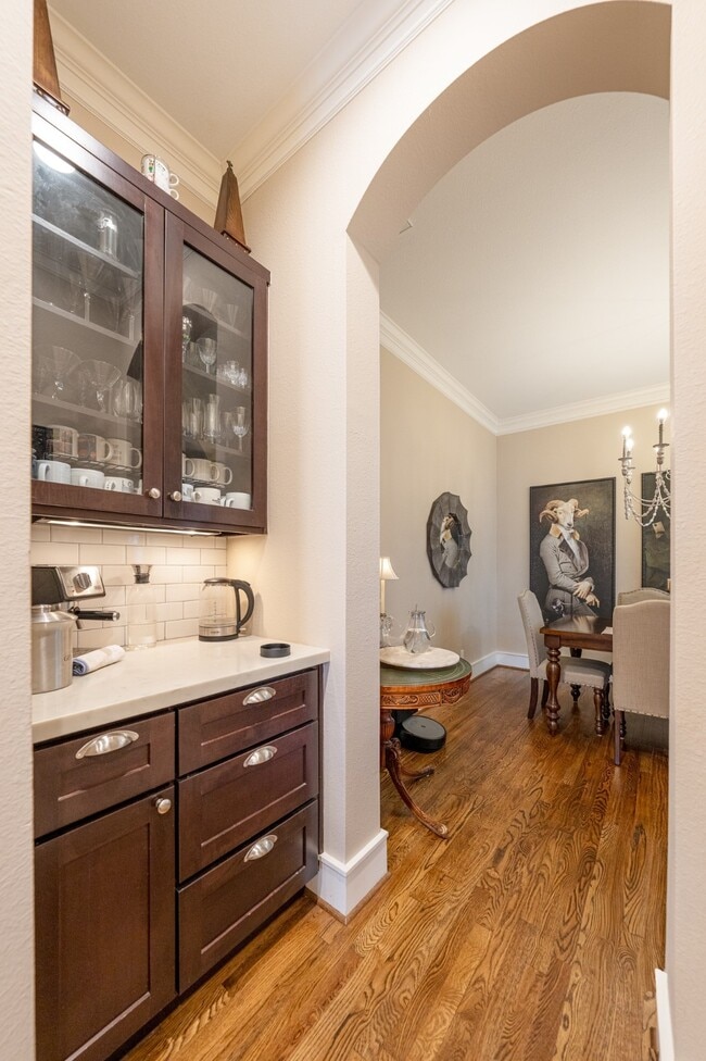 Building Photo - 1134 Robbie St