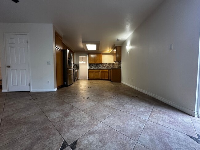 Building Photo - Santa Fe Hills 4 Bedroom Home