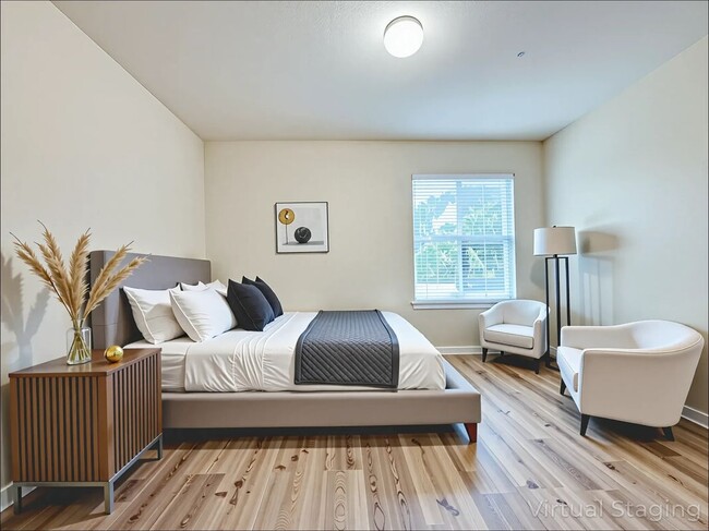 Building Photo - 4025 Meadow Bluff Way