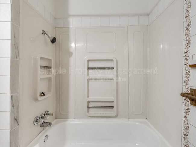 Building Photo - 219 Boston St