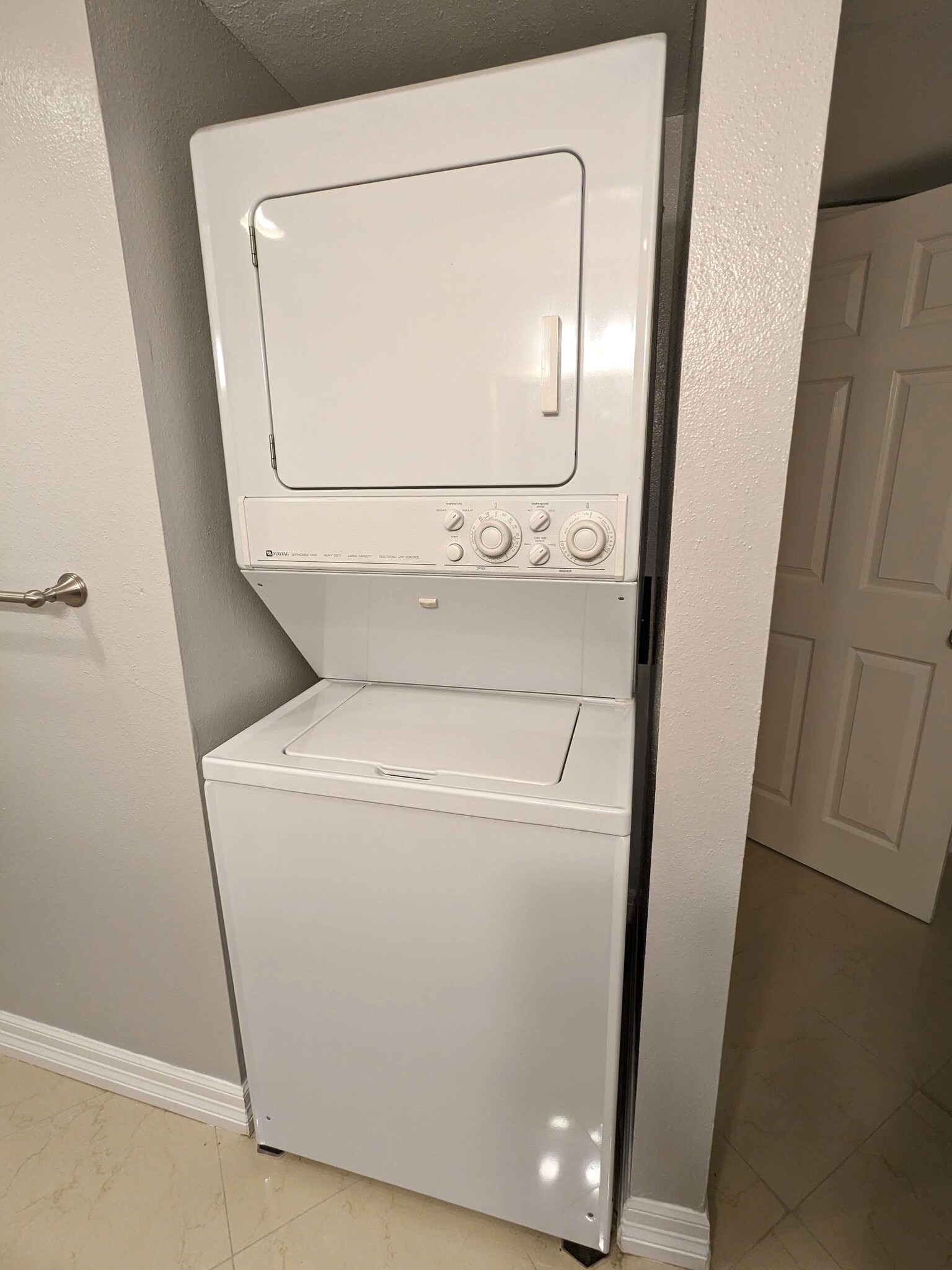 In-unit washer/dryer - 7555 Katy Freeway