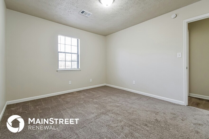 Building Photo - 4457 Woodbank Ln